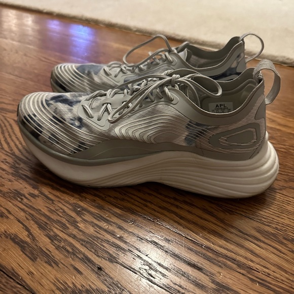 APL streamline sneaker (blue white tie dye) - Picture 5 of 5